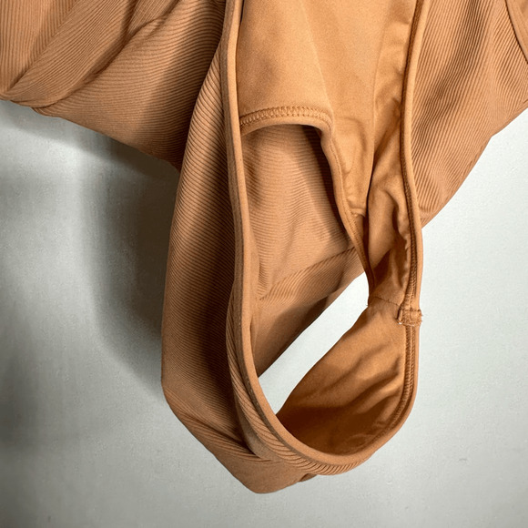 L*SPACE Float On One Piece Swimsuit Tan ribbed scoop neck womens US 10 - Picture 4 of 6